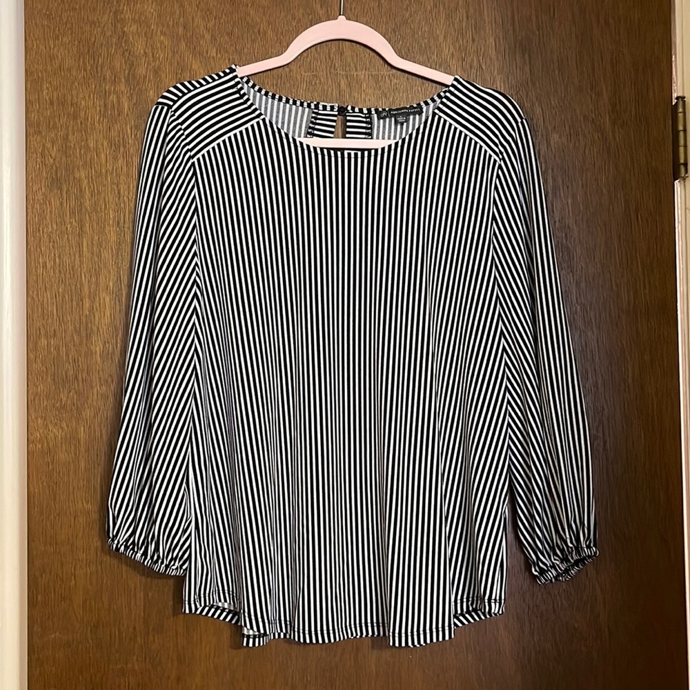 Adrianna papell black and white striped top sz L